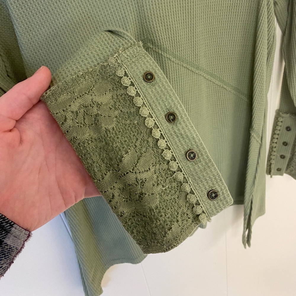 Hint of Mint Size L Sage Green Long Sleeve Shirt with Lace Detailing